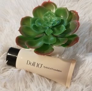 New doll10 hydragel foundation in tan shade